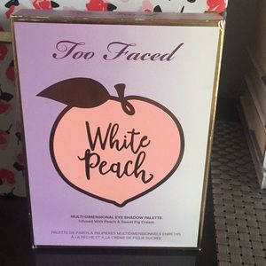 Too faced White peach never been used eye palette